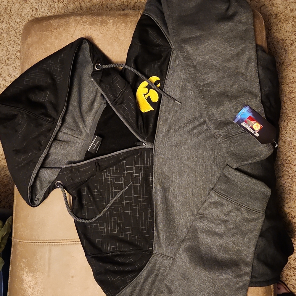 New with tags men's Iowa hawkeye dri fit quarter zip hoodie